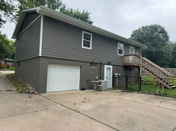 404 E Maple St, Savannah, MO 64485