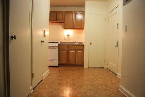 2nd image of 48 Saint Pauls Pl APT 6H