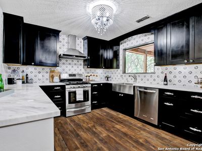 19056 Sherwood Trl, Grey Forest, TX, 78023