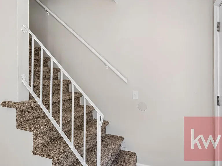 340 E Carters Valley Rd — Photo 12