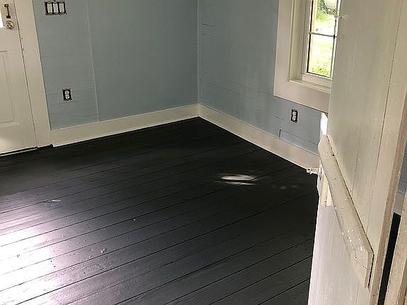 2nd image of 307 E Moore St