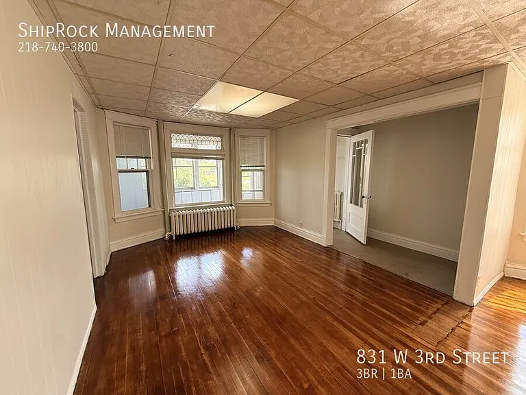 831 W 3rd St — Photo 2