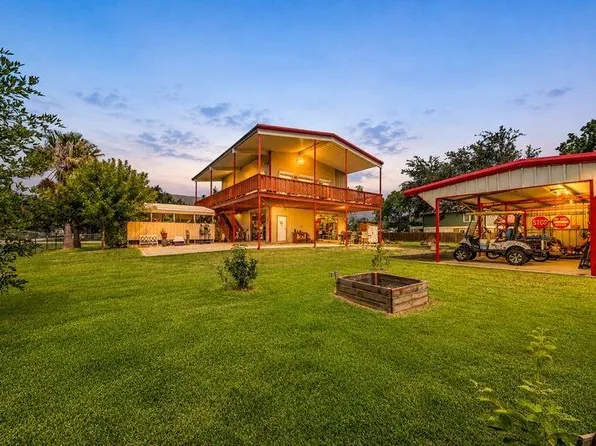 749 12th St, San Leon, TX 77539
