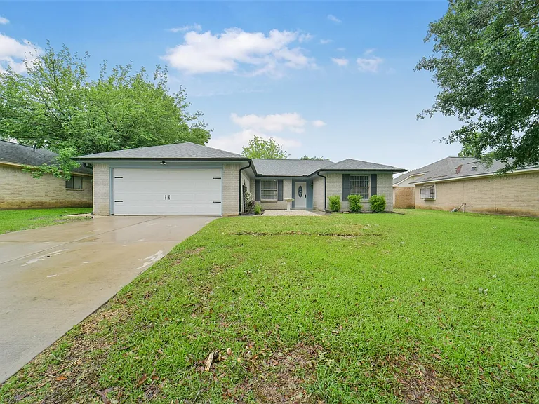21211 Park Mount Dr — Photo 1