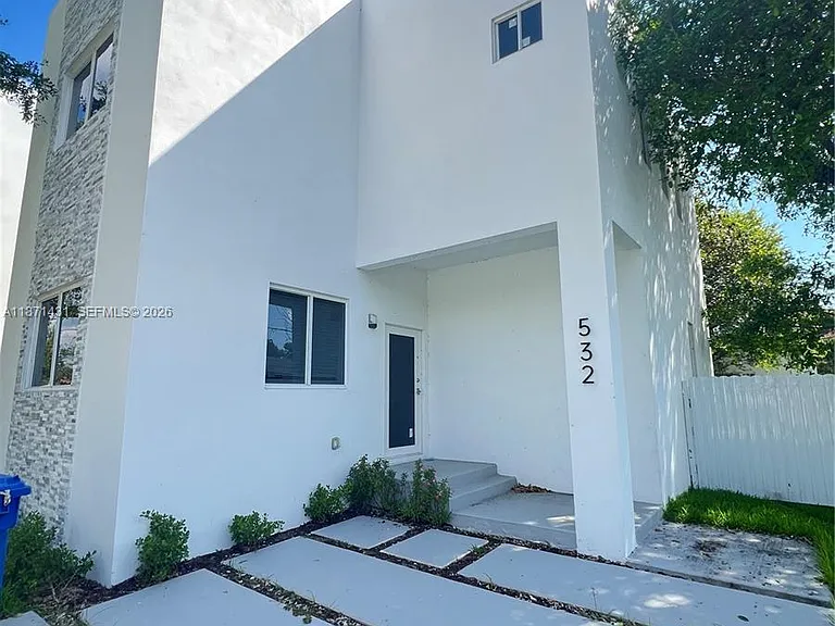 532 NW 17th Ave — Photo 2