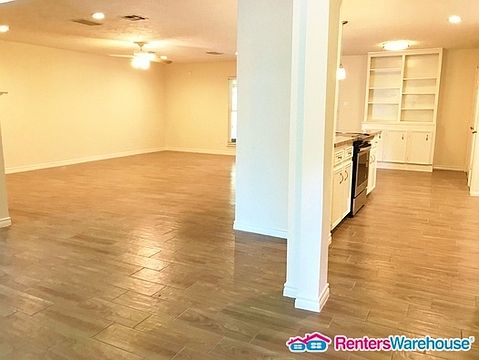 4th image of 1505 Shady Glen Dr