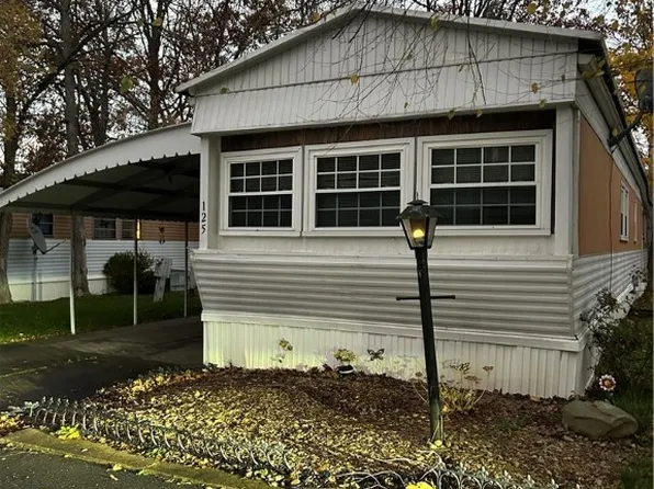 125 Lakeside Way, Warren, OH 44481