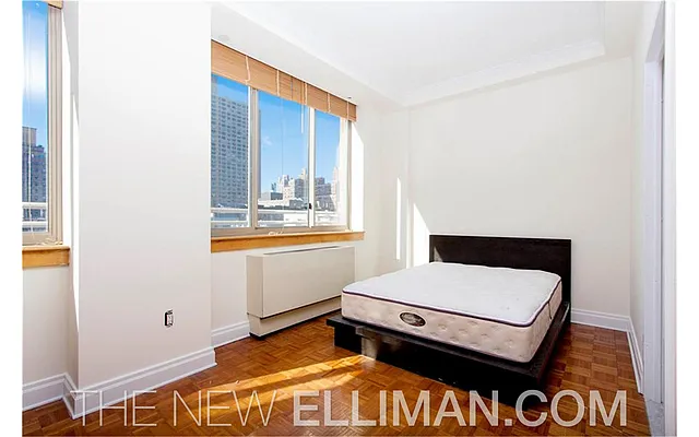 Rented by Douglas Elliman | media 19