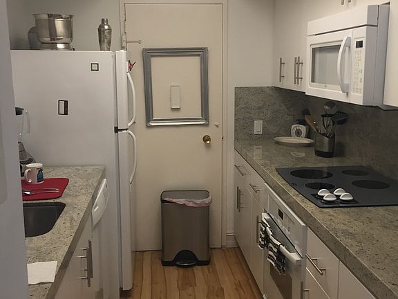 4th image of 4925 Collins Ave APT 12H