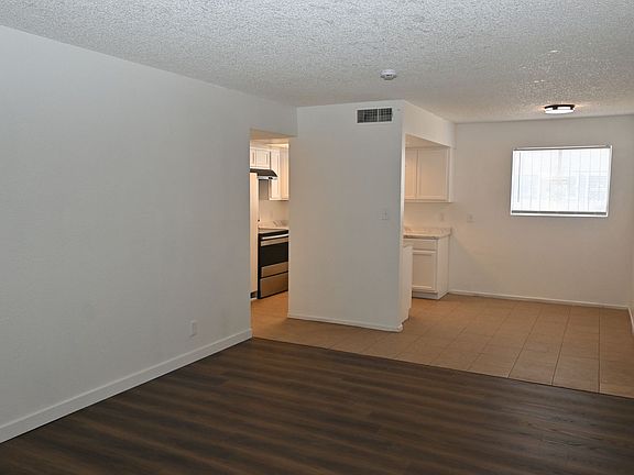 4th image of 2301 Stewart Ave APT B