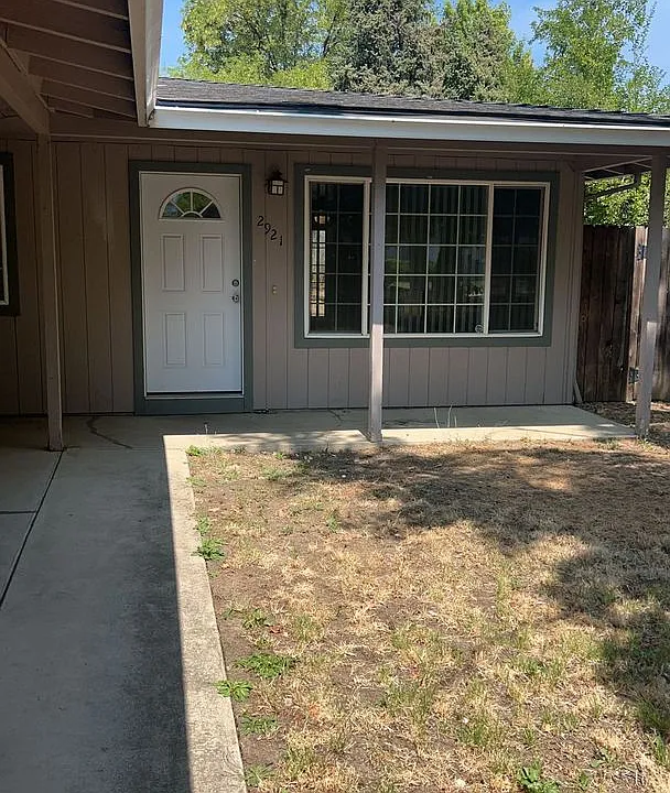 6951-1t - 2919 & 2921 Juanipero Way