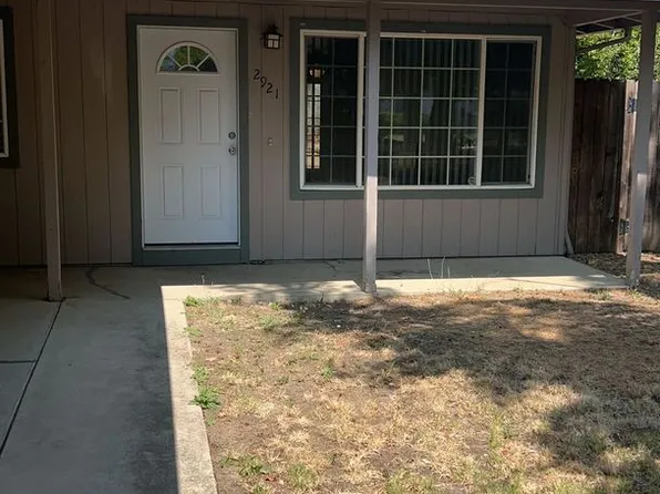 6951-1t - 2919 & 2921 Juanipero Way, 2919-2921 Juanipero Way, Medford, OR 97504