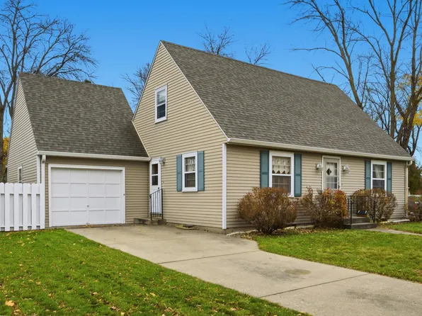 1720 12th St S, Moorhead, MN 56560