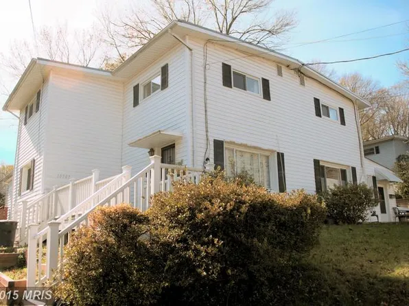 10707 Maple St, Fairfax, VA 22030