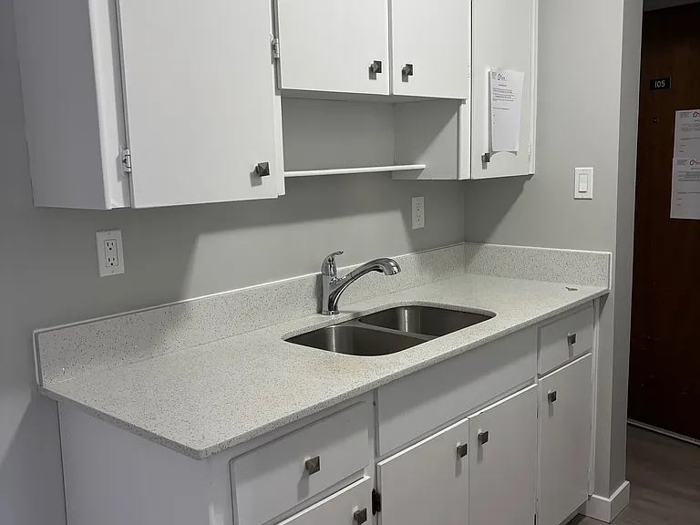 10815 116th St NW #105 — Photo 1