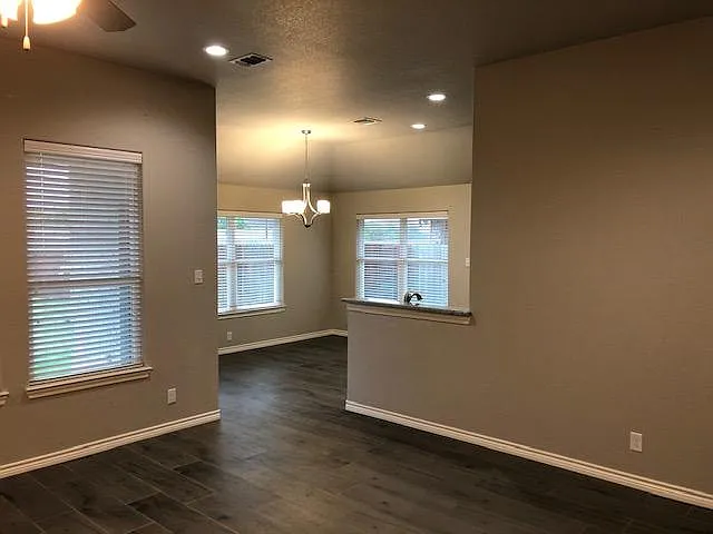 451 Silverton Dr — Photo 13