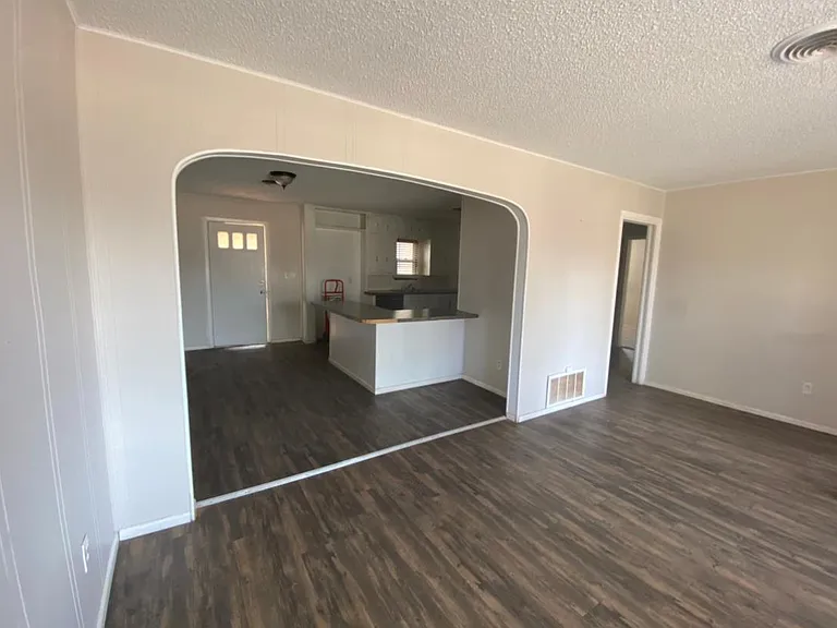 407 Terrace Cir — Photo 10