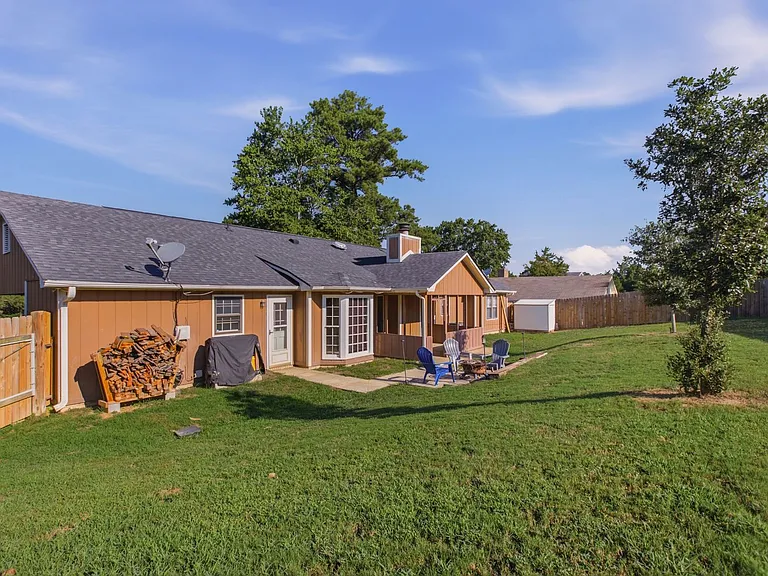 3942 Ashmore Dr — Photo 21