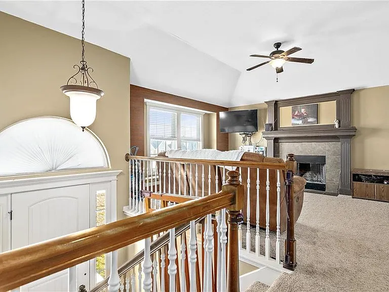 1903 Lake Dr — Photo 11