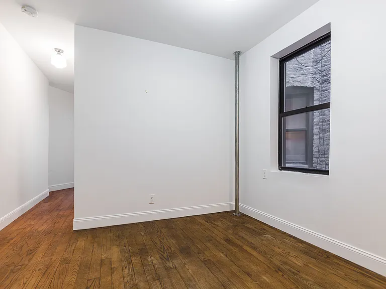 110 8th Ave #2N — Photo 2