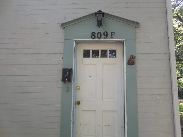 809 W 6th St #F — Photo 5