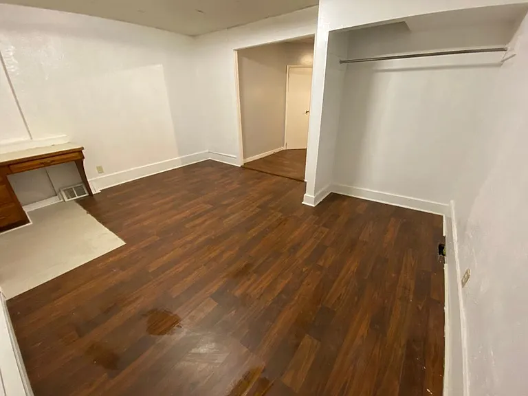 130 W Elm St #B — Photo 1
