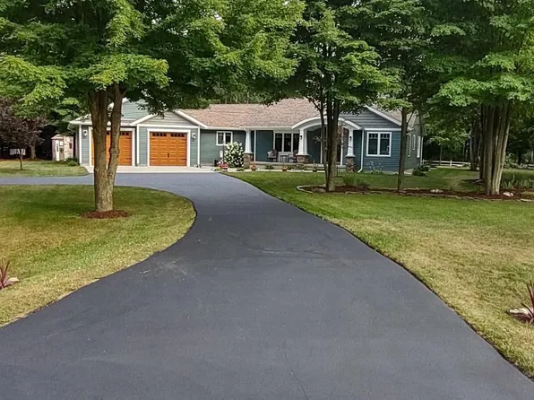 7194 Walding Rd, Lexington, MI 48450