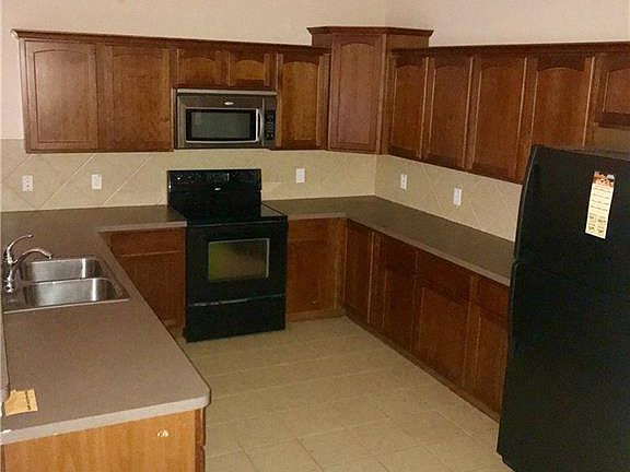 3rd image of 350A & 350B Woodgrove Dr