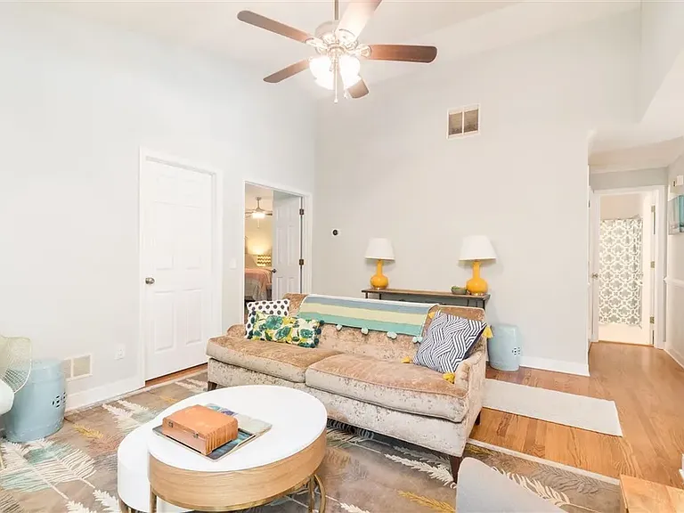 700 Victorian Ct — Photo 12
