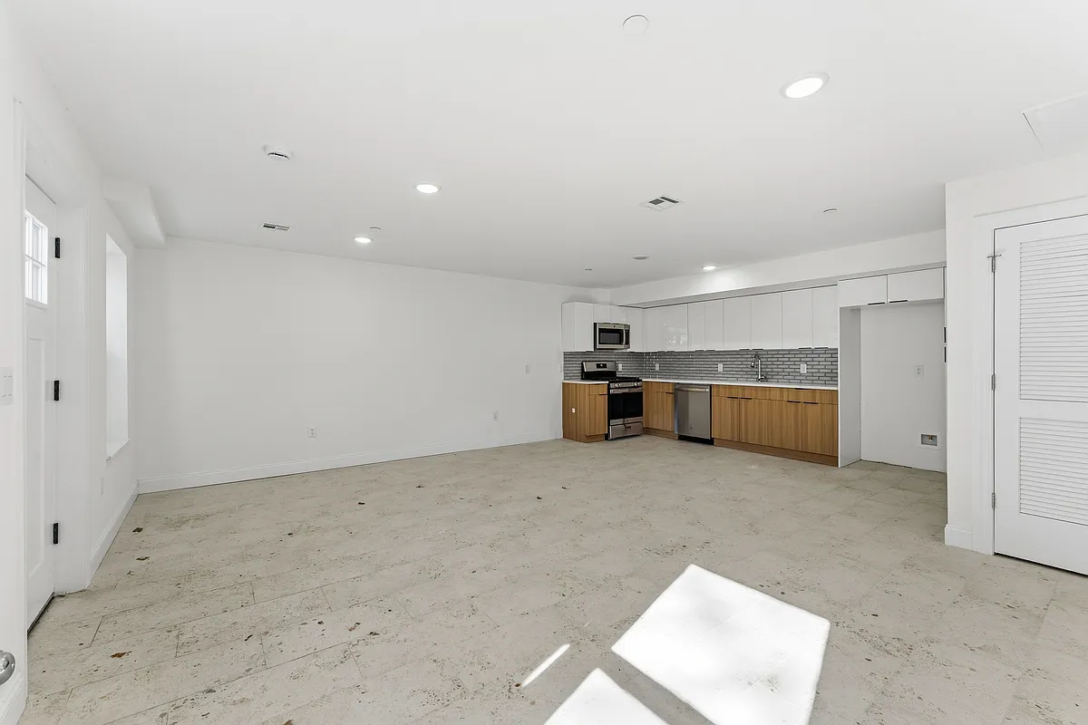 Building Photo - 106 Columbia Ave #1
