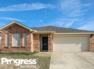 828 Beaver Creek Dr, Burleson, TX 76028