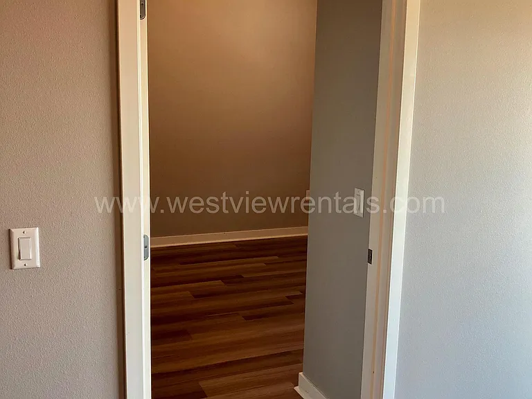 203 E Laurel St — Photo 114