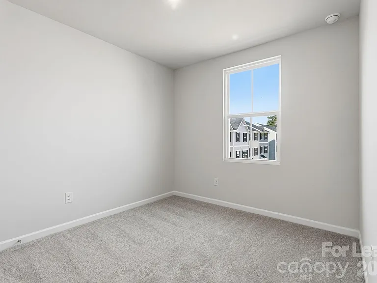 7024 Capstan Ter — Photo 23
