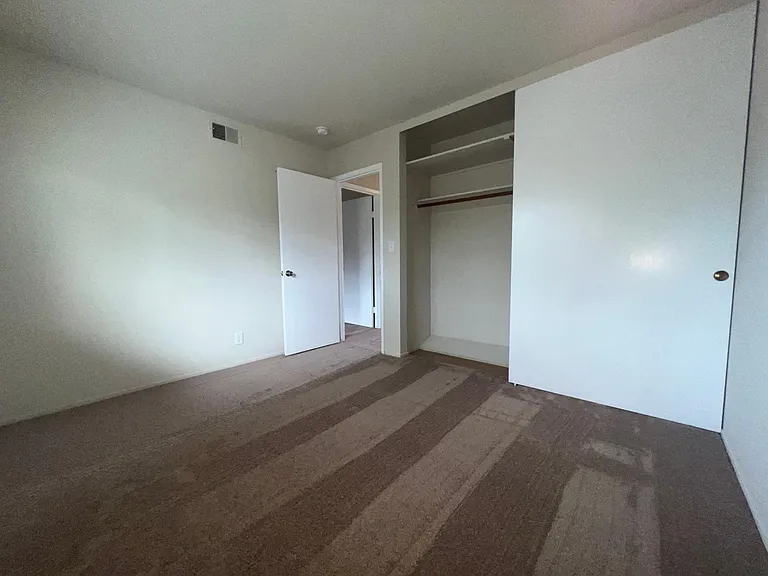 Lamplighter Apartments — Photo 7