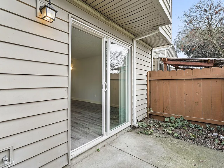 Stony Creek Apartments — Photo 10