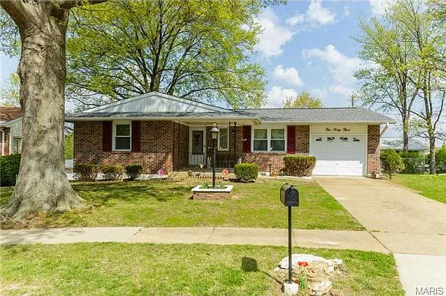 143 Cherbourg Dr photo 1