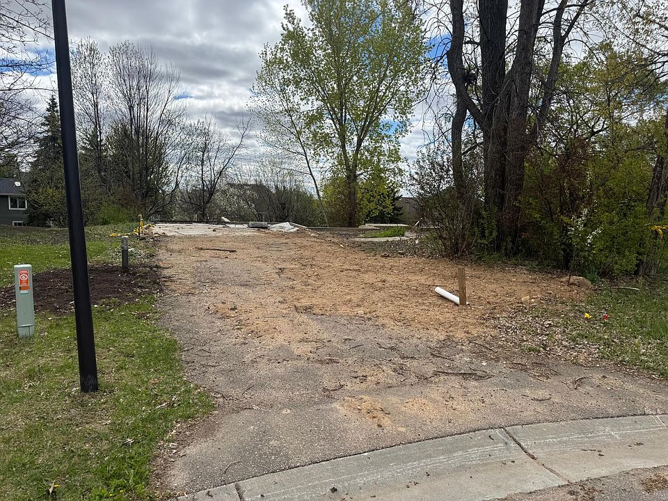 1st image of 2185 Woodbridge Cir