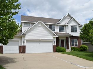 9123 Stratton Dr, Johnston, IA 50131