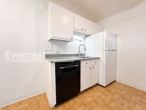 3rd image of 1606 Cottonwood Dr APT 10S
