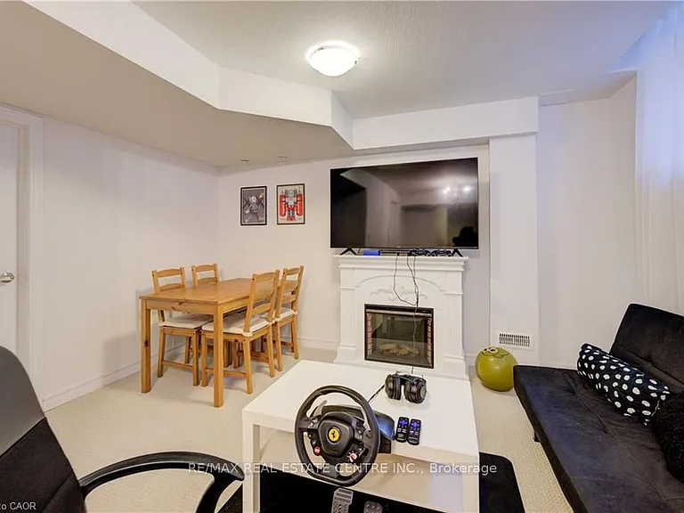 19 Baker Ln — Photo 22
