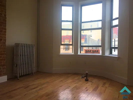 Rented by EXR | media 7