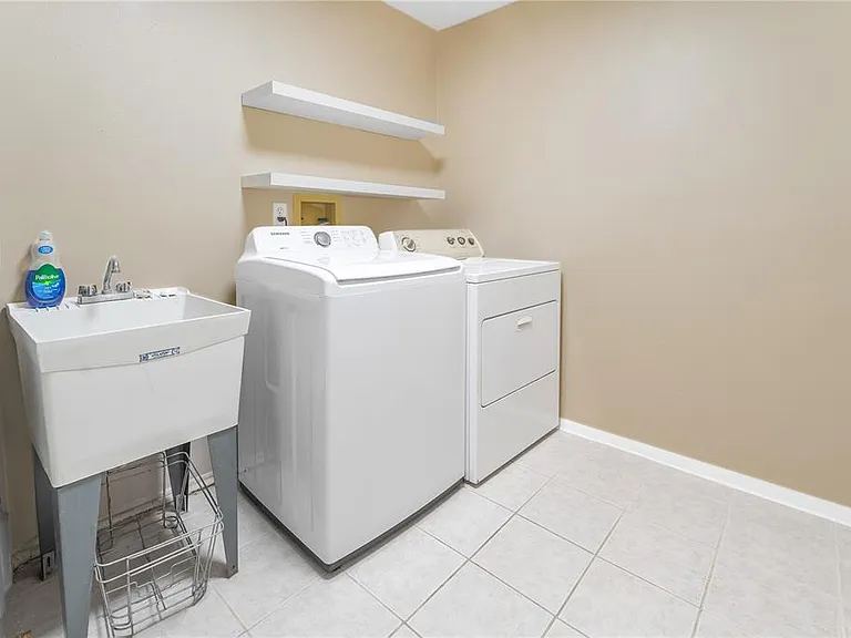 3826 Lake Shore Dr — Photo 21