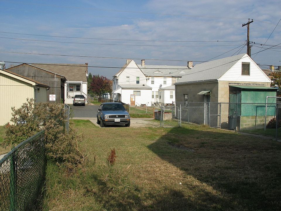 2nd image of 258 Saint Helena Ave