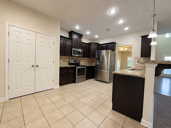 4th image of 7314 San Vista Dr