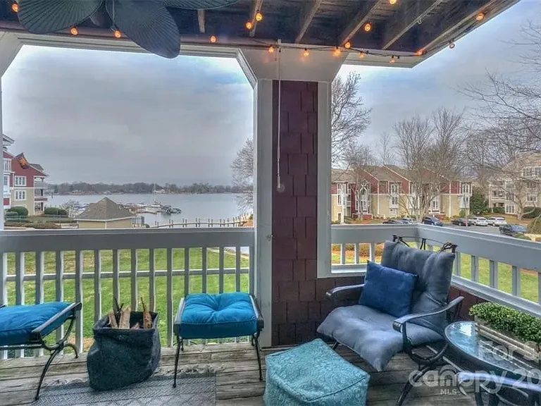 844 Southwest Dr — Photo 2