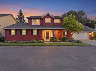 8873 W Hepburn Ln, Garden City, ID 83714