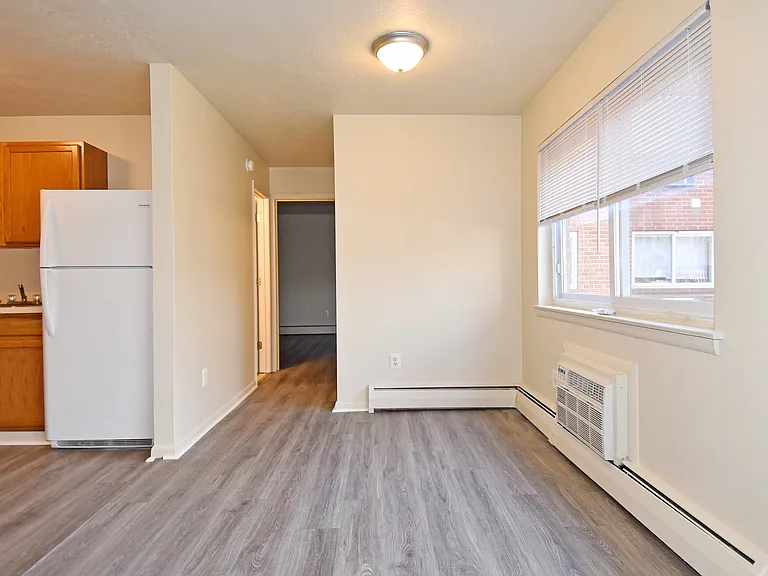202-206 Blair Rd — Photo 10