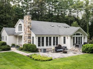 20 Canterbury Ln, Lakeville, CT 06039