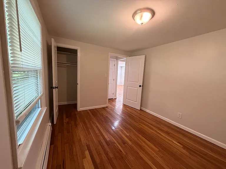 39 Hawthorne Dr #1 — Photo 11
