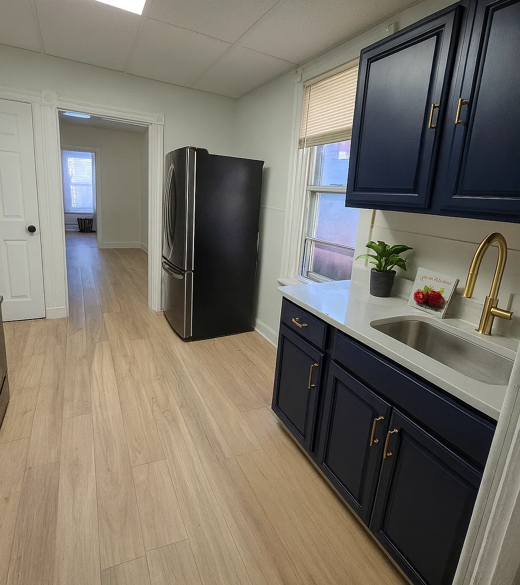 2 bed, 1.5 bath, 916 sqft, $1,750 — Photo 2